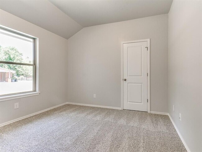 Building Photo - 501 Trenton Rd