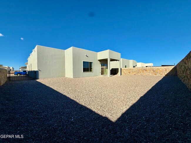 Building Photo - 15052 DESTINATION