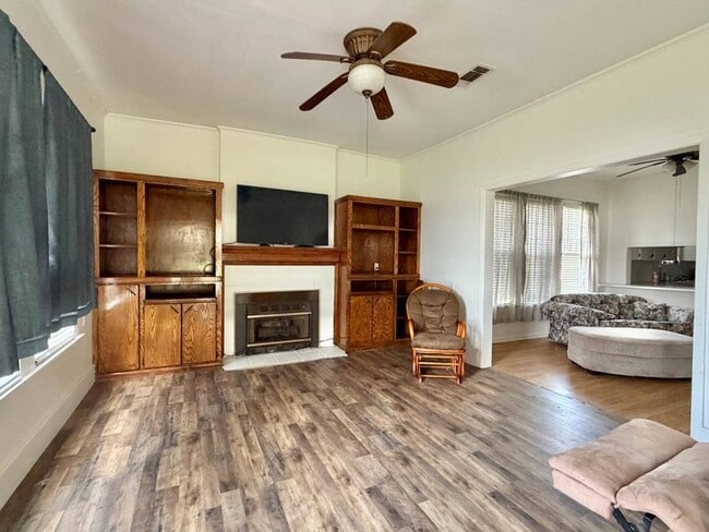 Building Photo - 218 North St