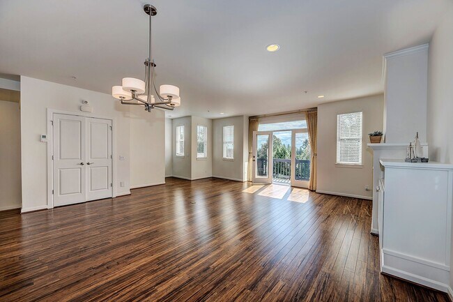 Building Photo - Mukilteo Townhome