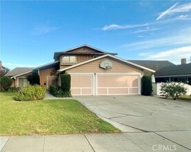 Building Photo - 10524 Casanes Ave