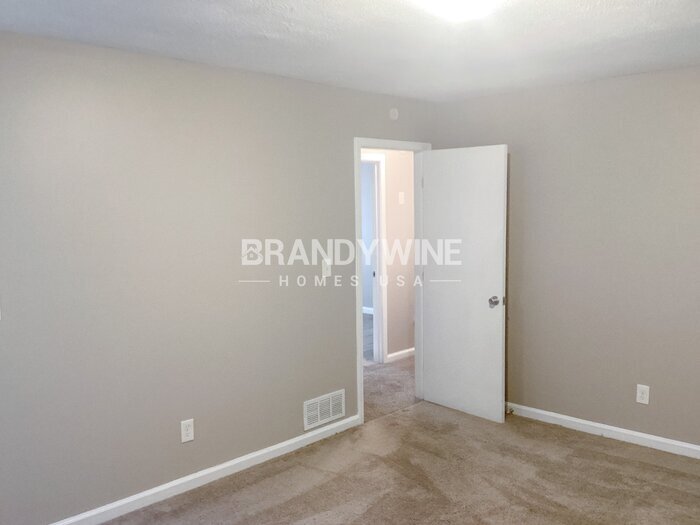 Building Photo - 2150 Moon Dr SW