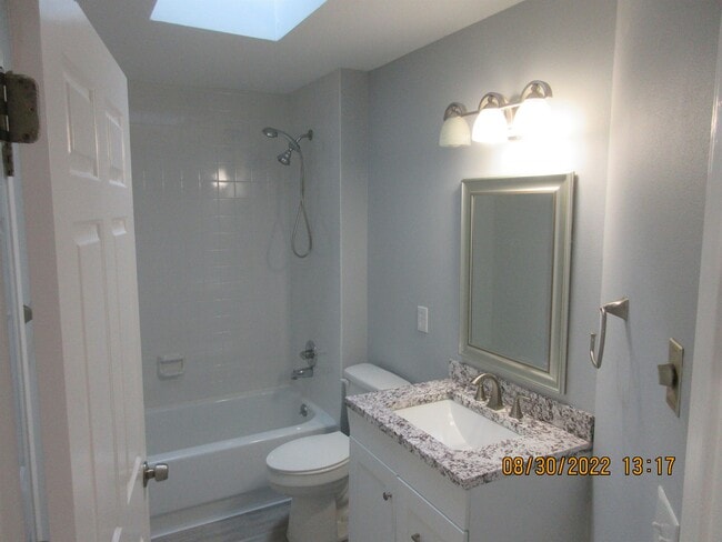 Building Photo - 320 W Fort Morgan Rd