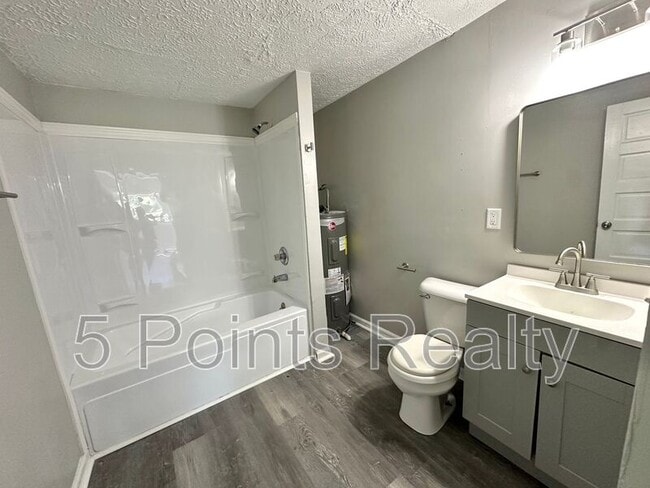 Building Photo - 1102 Batts Blvd