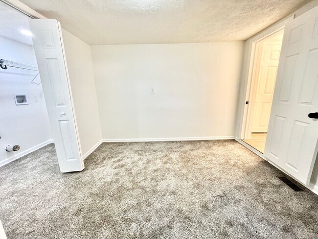 Building Photo - Nice Family Home in the 40215 Area