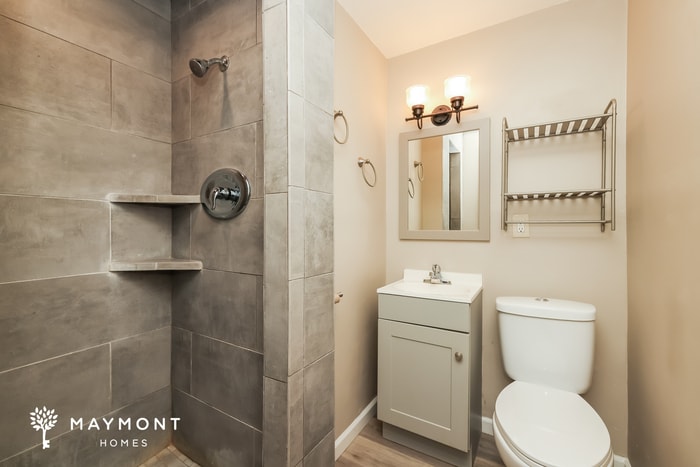 Building Photo - 8630 Meadowlark Dr