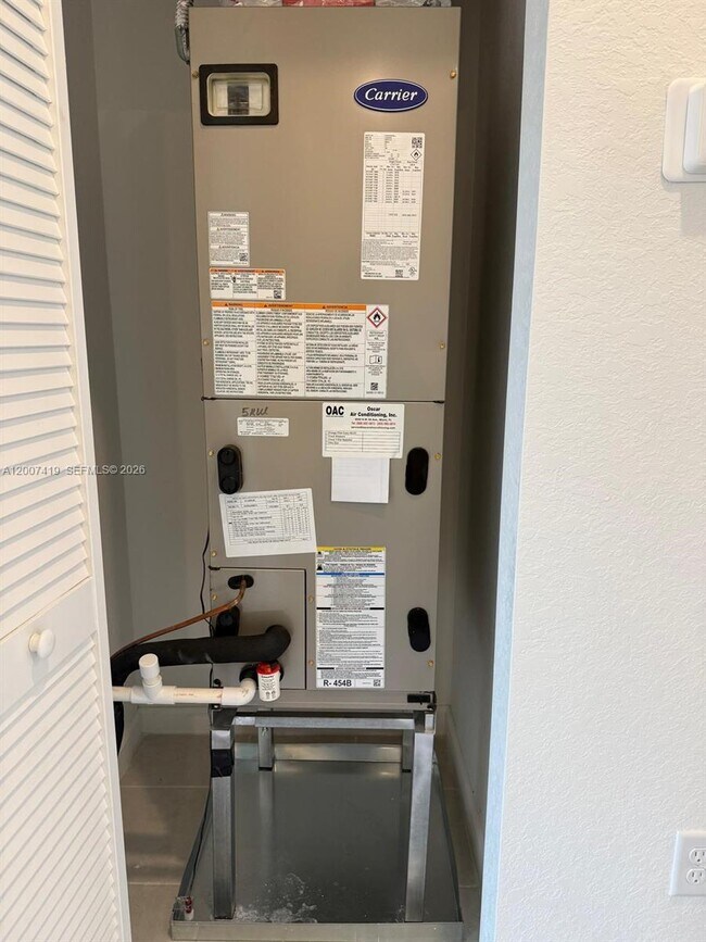 Building Photo - 2573 SE 25th Ter