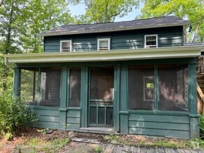 Building Photo - 123 Queens Hwy