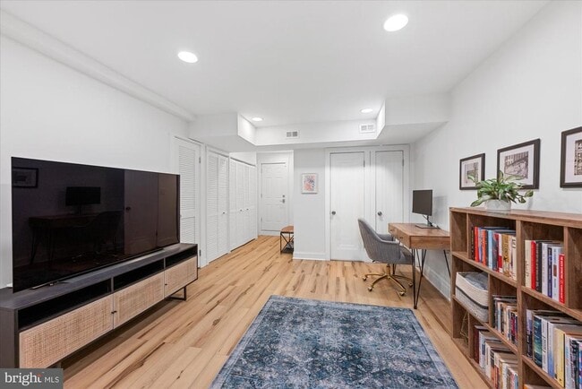 Building Photo - 167 Wesmond Dr