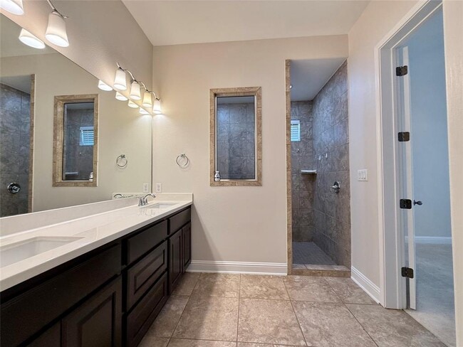 Building Photo - 10911 Hidden Caves Way
