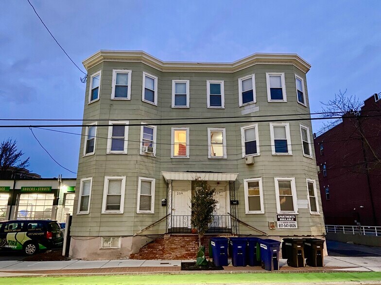Building Photo - 257 Beacon St