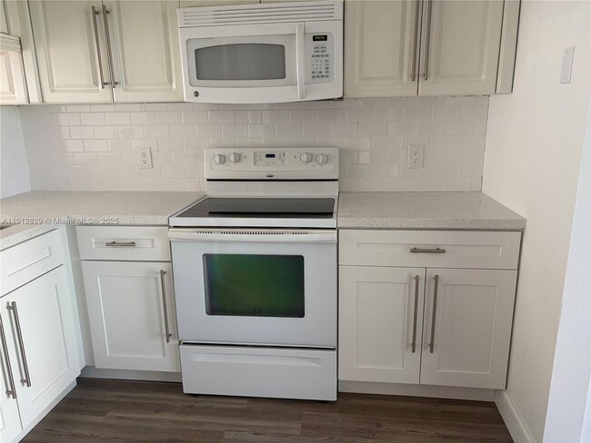 Building Photo - 50 Whitehead Cir