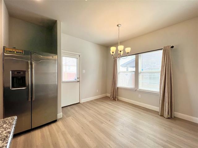 Building Photo - 5000-5002 Villas Dr