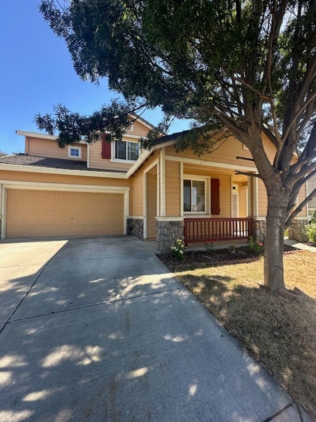 Primary Photo - 4 Bedroom in East Woodland