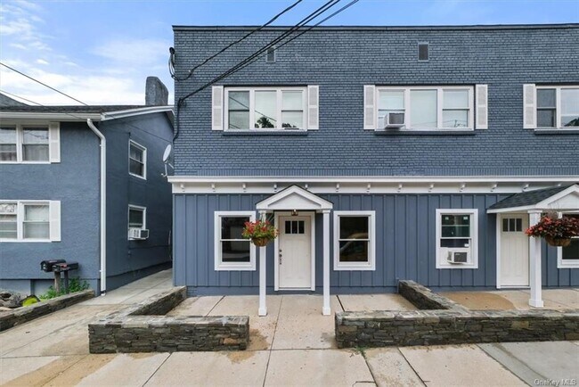 Building Photo - 197 Grand St
