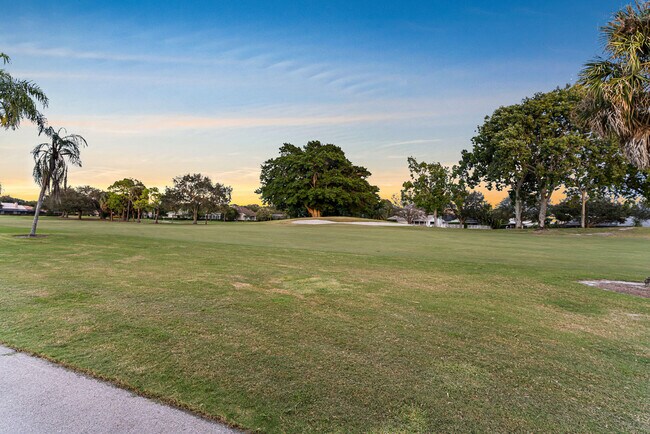 Building Photo - 229 Old Meadow Way