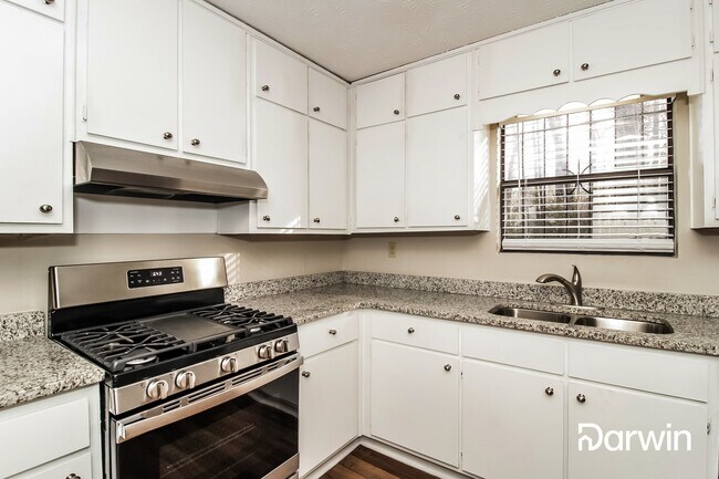 Building Photo - 4594 Old Lake, Decatur, GA 30034