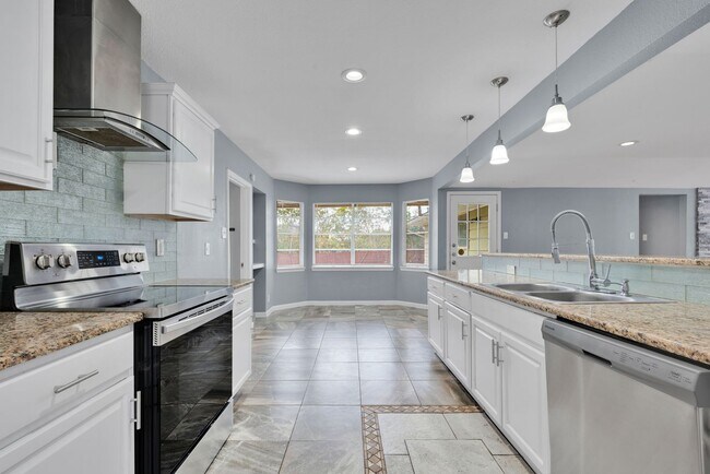 Building Photo - Two Story Rental in Castle Hills