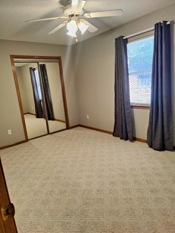 Building Photo - 1354 NW Jefferson Ct