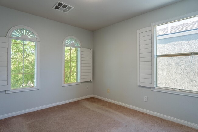 Building Photo - 2279 Autumn Fire Ct