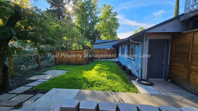 Building Photo - Newly upgraded 1Bd 1Ba unit in Placerville