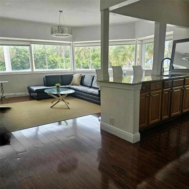 Building Photo - 3116 E Sunrise Blvd