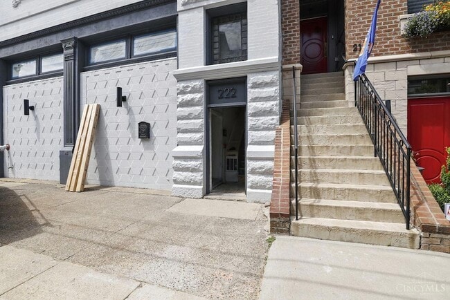 Building Photo - 222 W 15th St