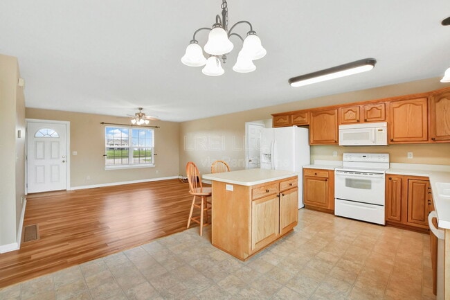 Building Photo - 414 Watkins Glen Way