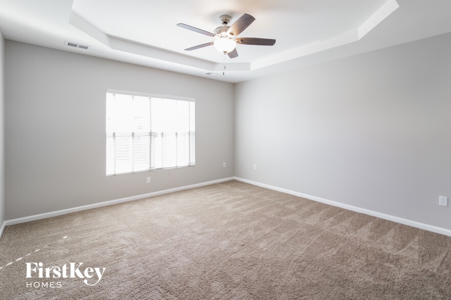 Building Photo - 521 Lateleaf Dr