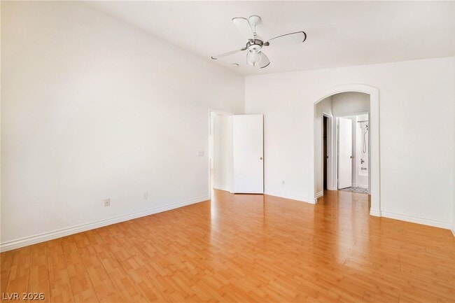 Building Photo - 11000 Vallerosa St