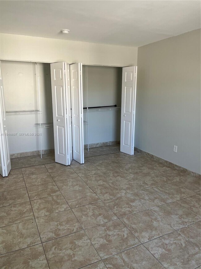 Building Photo - 9722 NW 6th Ln