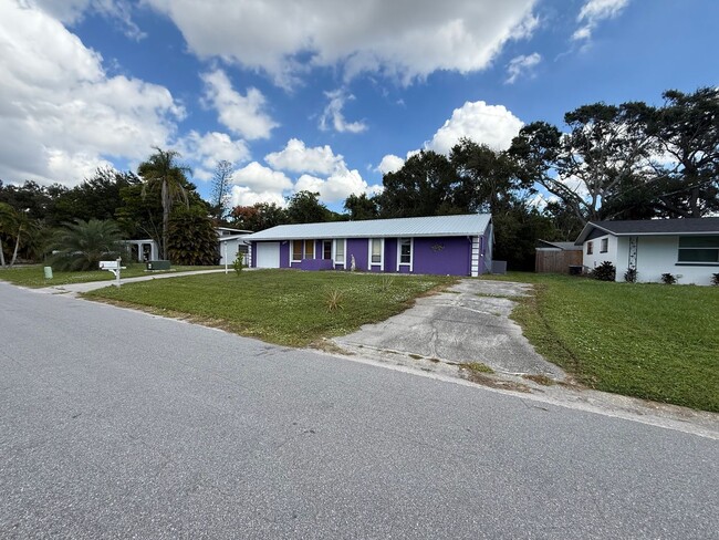 Building Photo - Charming 3-Bedroom, 2-Bath Home in the Hea...