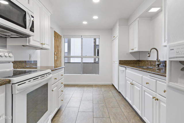 Building Photo - 190 Arroyo Terrace