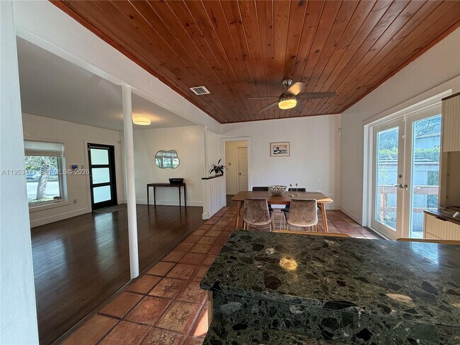 Building Photo - 2728 Kirk St