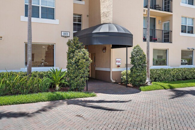 Building Photo - 1803 N Flagler Dr