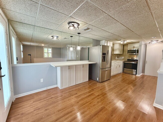 Building Photo - 1835 42nd Ave