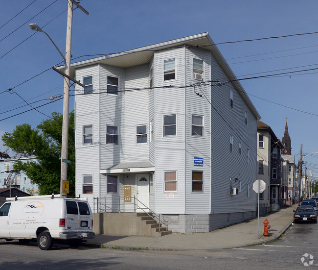 331 Belleville Ave - 331 Belleville Ave New Bedford MA 02746 ...