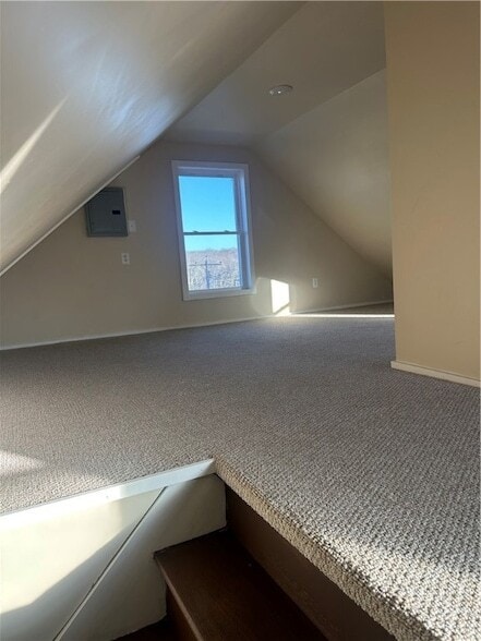 Building Photo - 38 Oak St