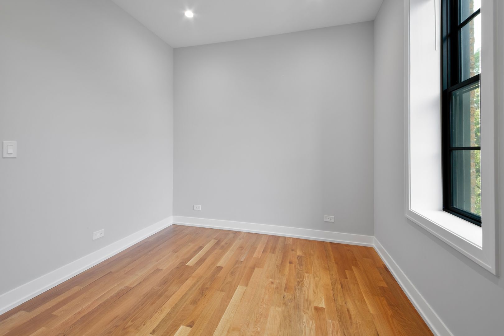 Building Photo - 1339 N Noble St