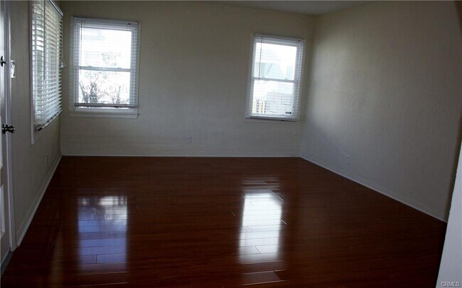 Building Photo - 5056 Newcastle Ave