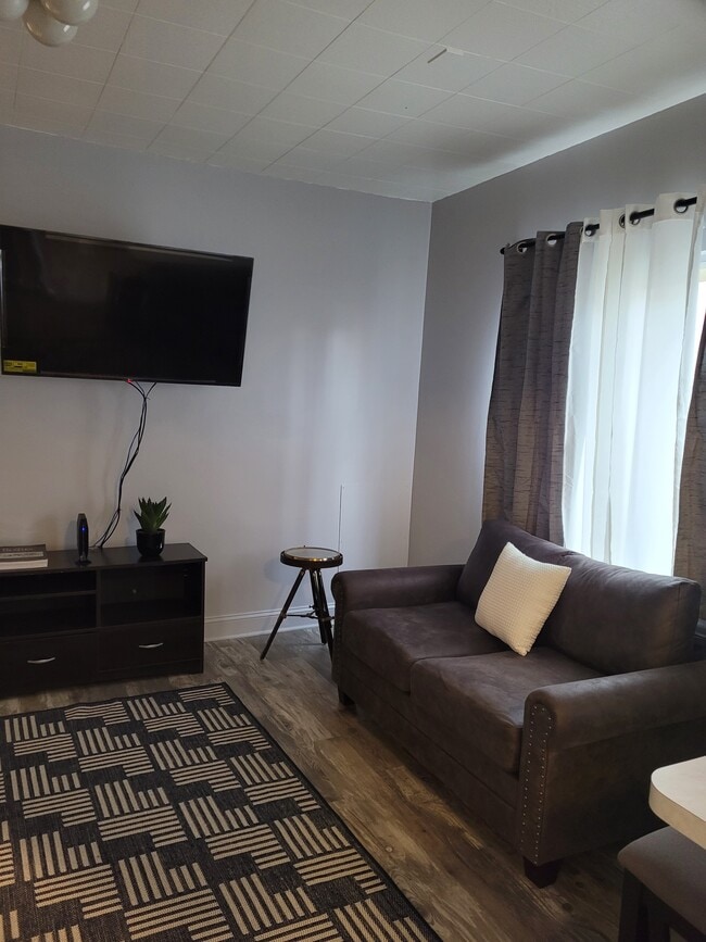 Building Photo - 1505 Aster Ave