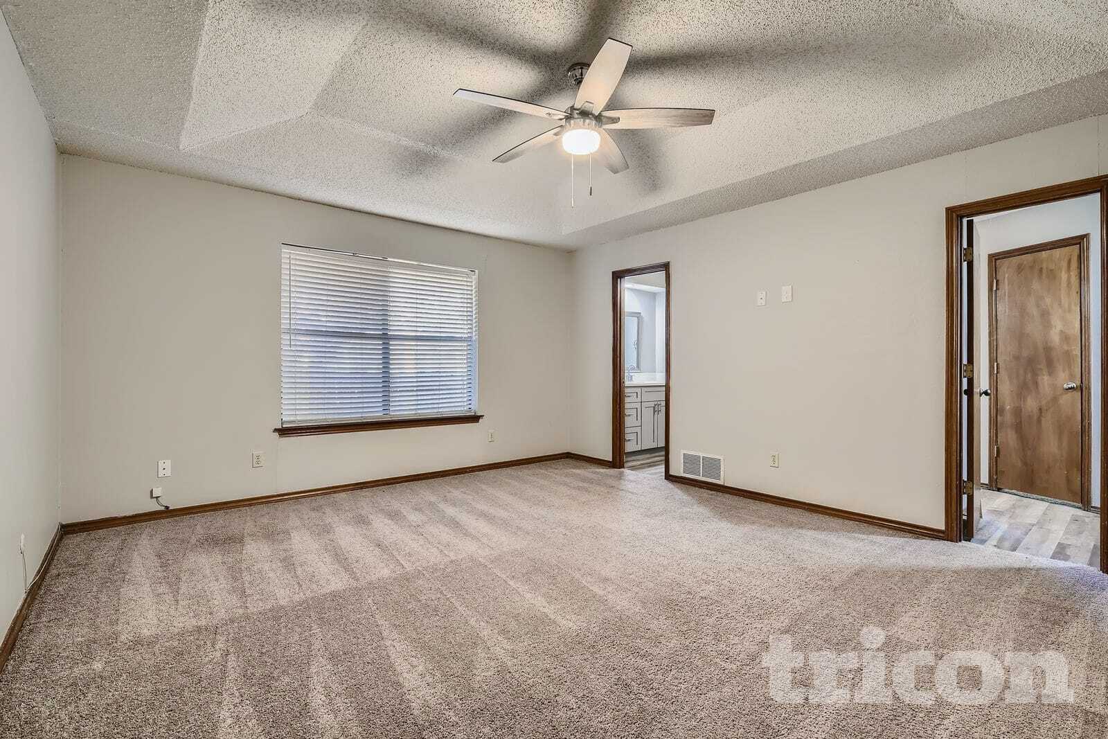 Building Photo - 736 Highland Crest Dr