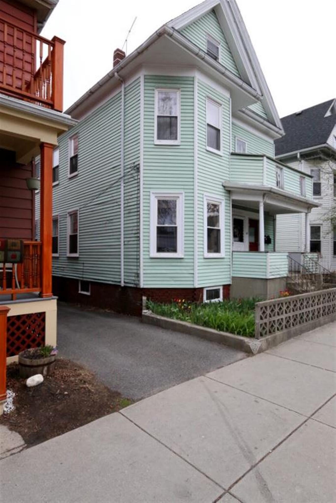 Building Photo - 377 Highland Ave