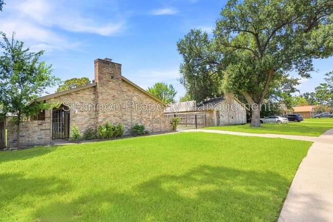 Building Photo - 6215 Autumn Arbor Dr