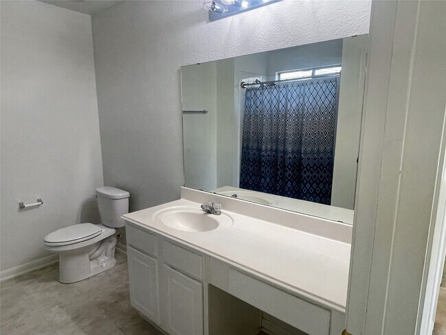 Building Photo - 15303 Kellerwood Dr