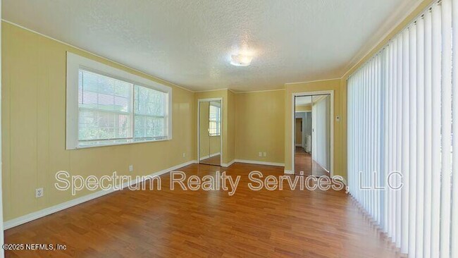 Building Photo - 1162 Lake Forest Blvd