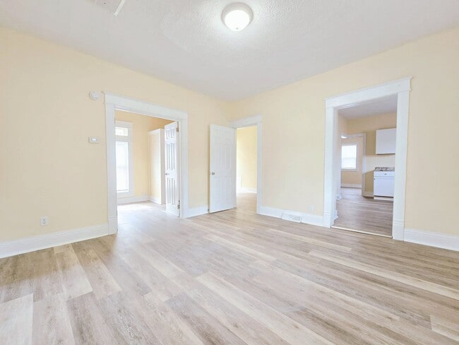 Building Photo - Charming 5-Bedroom House on the West Side ...