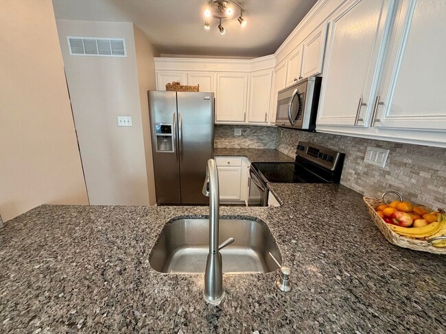 Building Photo - Stunning 3-Bedroom/2-Bathroom Townhouse in Perkasie! Available Mid July!