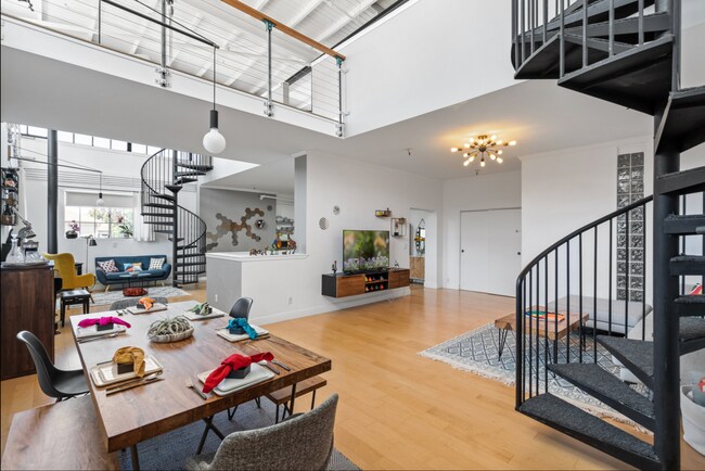 Primary Photo - Industrial Chic 3bed/3bath loft style cond...
