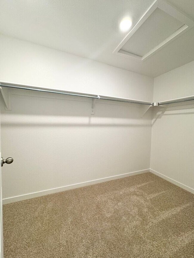 Building Photo - Built in 2024! 5 bedroom 3 Bath House in W...